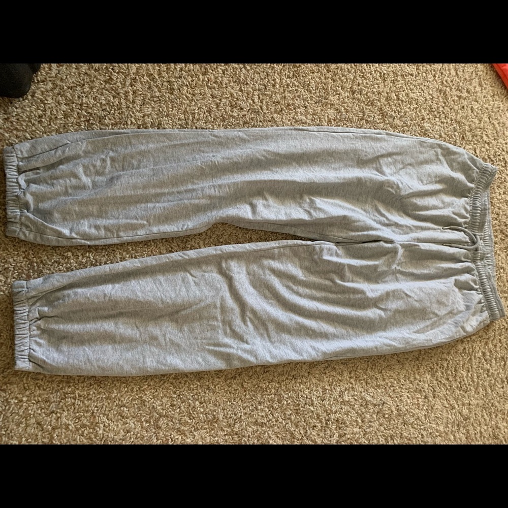 grey sweatpants